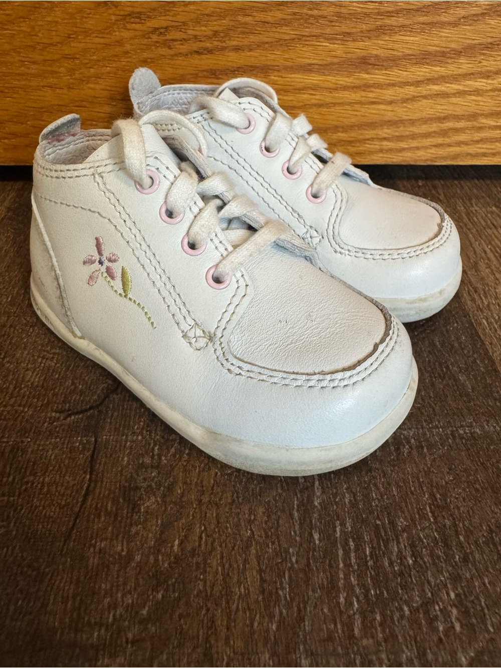 Stride Rite Cruiser Girl White Leather Floral Shoes 3M